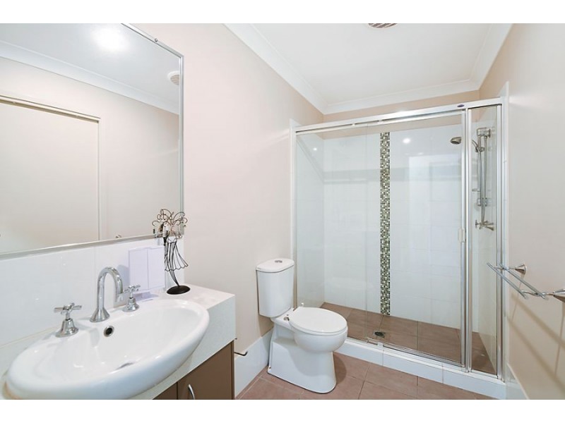 2 Bushland Place, Maudsland QLD 4210
