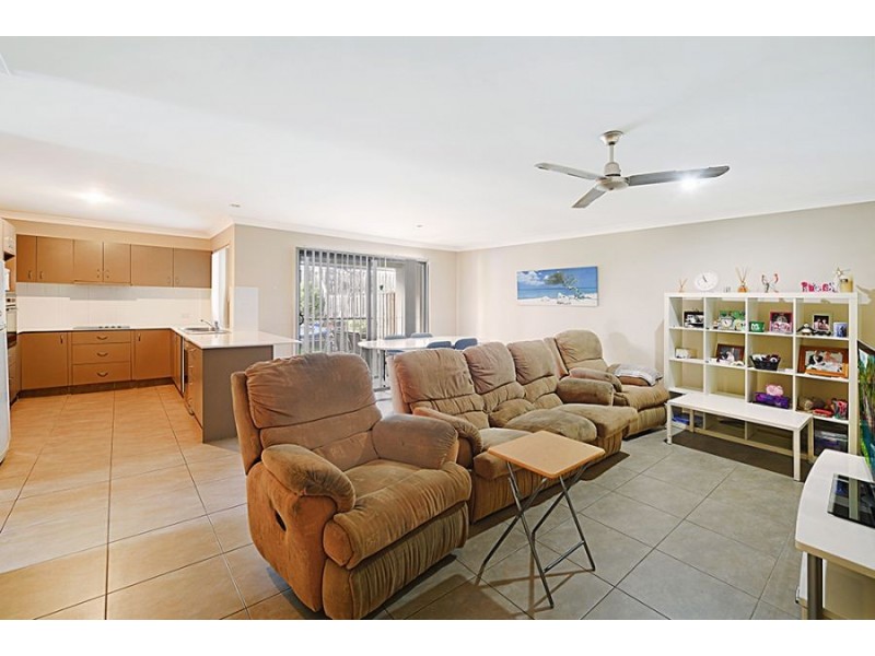 2 Bushland Place, Maudsland QLD 4210