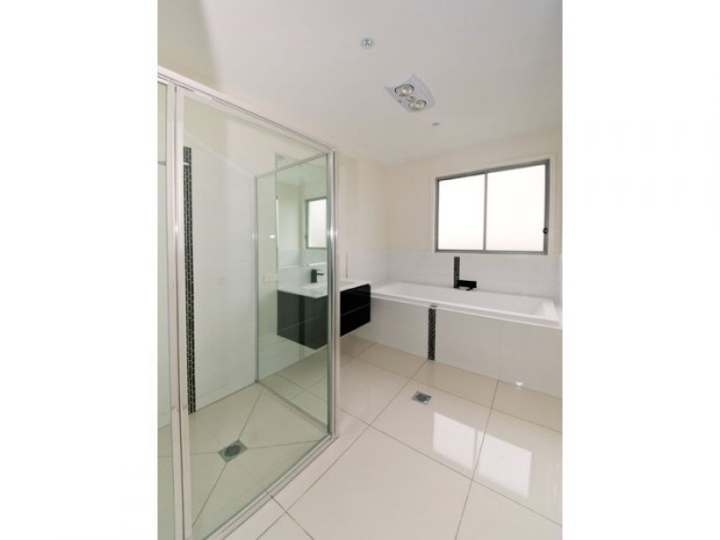 15 Carmen Court, Oxenford QLD 4210