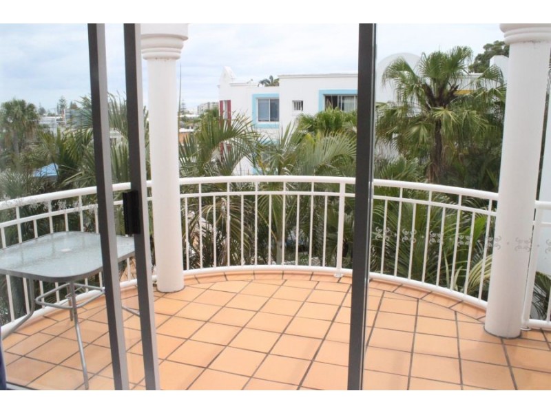 42 28 Chairlift Avenue “Santorini”, Mermaid Beach QLD 4218