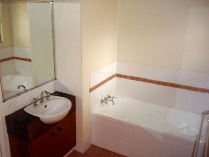 9/141 Cotlew Street, Ashmore QLD 4214