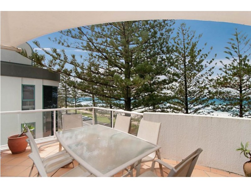 8/20 Marine Parade, Miami QLD 4220