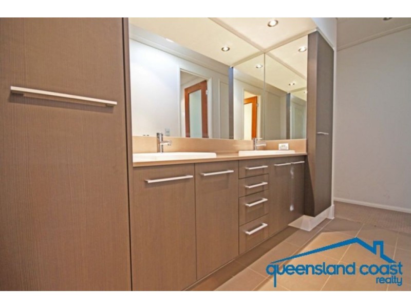 1/39 Tarcoola Crescent, Surfers Paradise QLD 4217