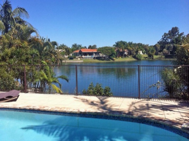 15 Long Island Court, Mermaid Waters QLD 4218