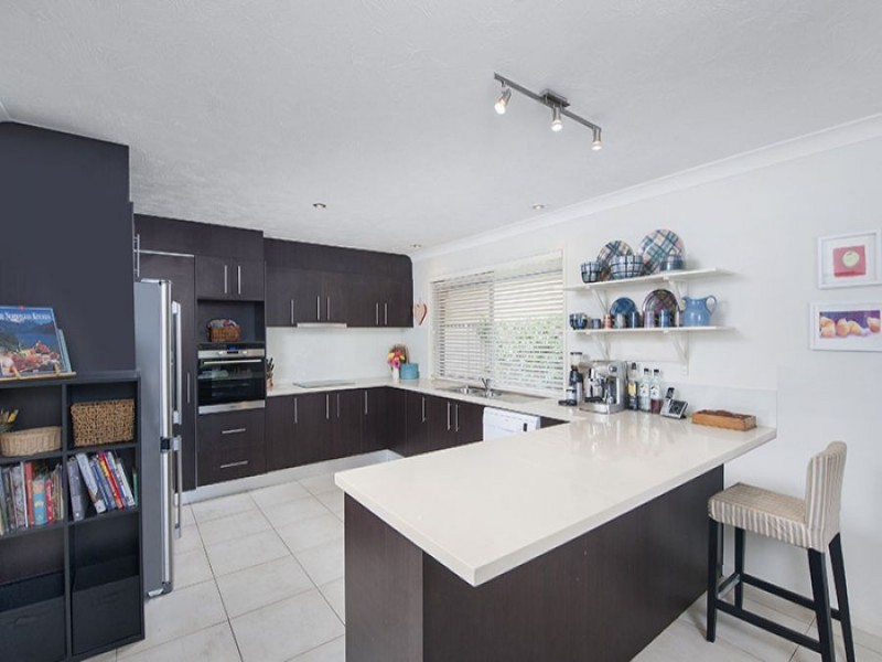 15 Long Island Court, Mermaid Waters QLD 4218