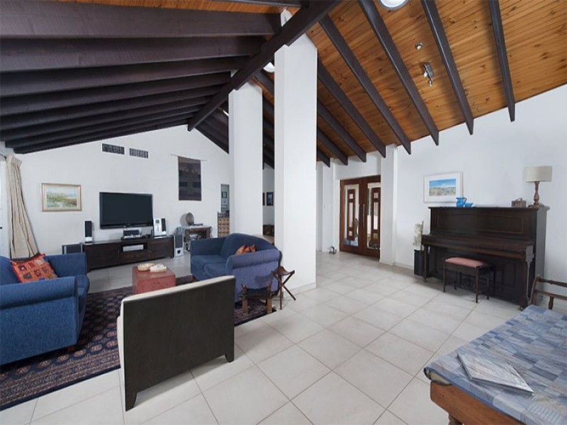 15 Long Island Court, Mermaid Waters QLD 4218