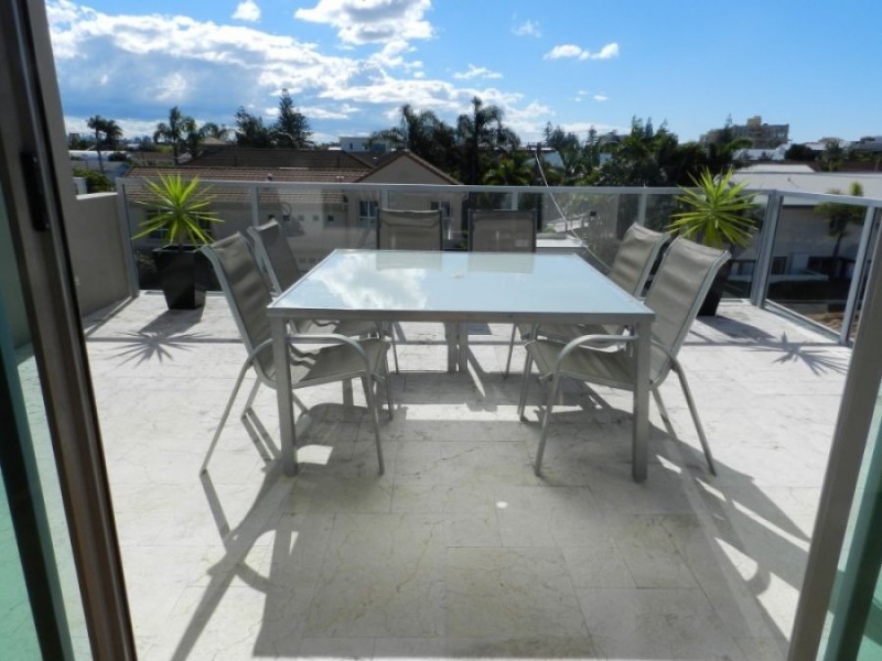 1/14 Lavarack Road, Nobby Beach QLD 4218