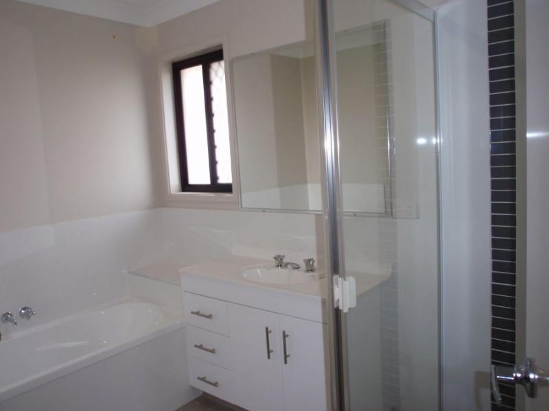 95 Mcauley Parade, Pacific Pines QLD 4211