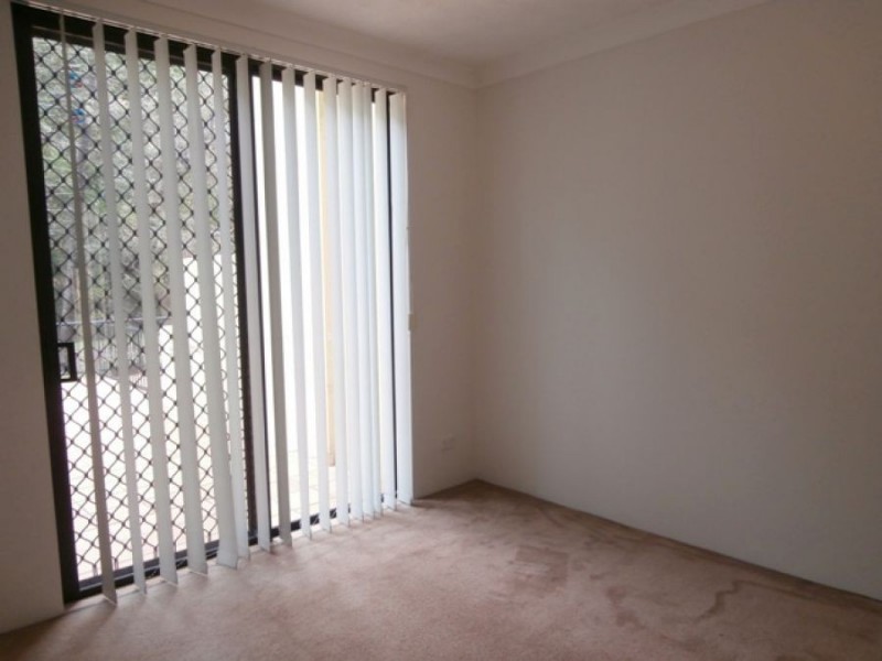 2/2 Fraser Avenue, Miami QLD 4220