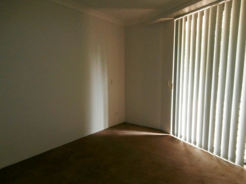 2/2 Fraser Avenue, Miami QLD 4220