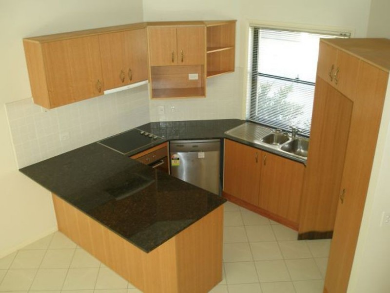 7 /141 Cotlew Street, Ashmore QLD 4214