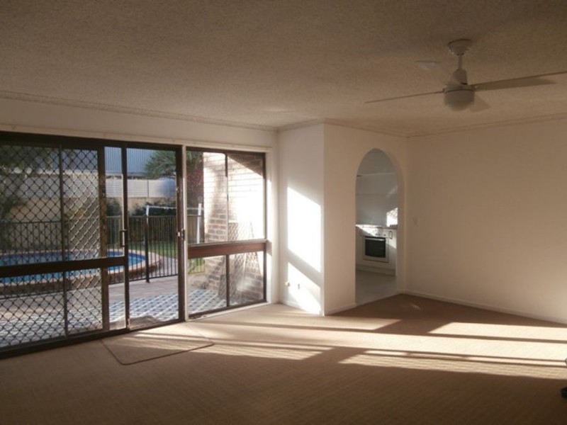2/17 Seashell Avenue, Mermaid Beach QLD 4218