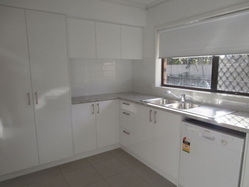 2/17 Seashell Avenue, Mermaid Beach QLD 4218