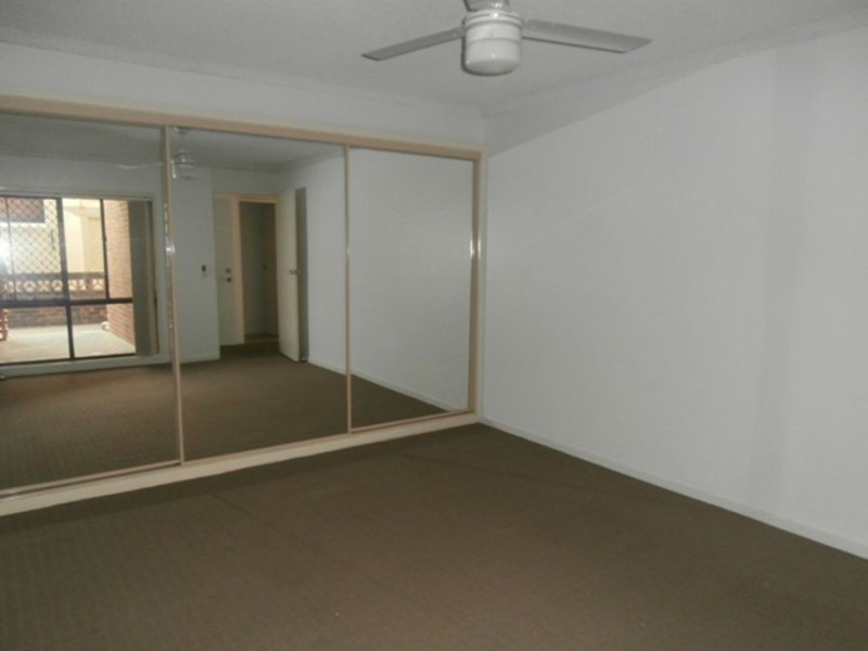 2/17 Seashell Avenue, Mermaid Beach QLD 4218