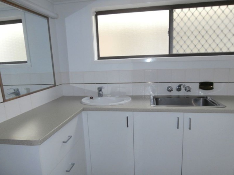 2/17 Seashell Avenue, Mermaid Beach QLD 4218