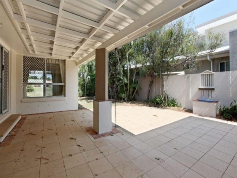 48 Alec Avenue, Mermaid Waters QLD 4218