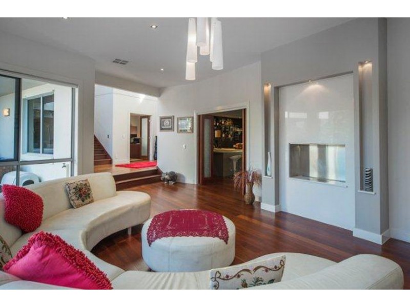 2024 The Boulevard, Benowa QLD 4217