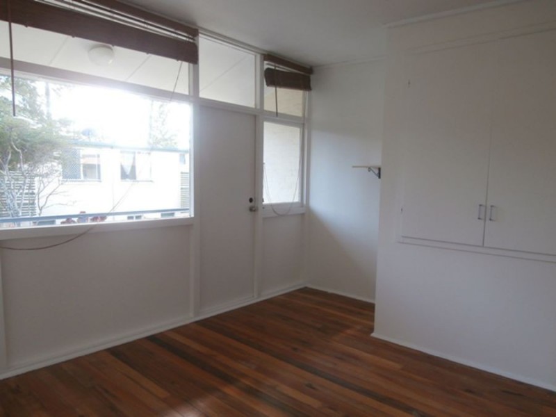 8/183 Old Burliegh Rd, Broadbeach QLD 4218
