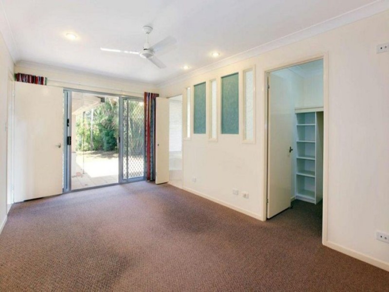 48 Alec Avenue, Mermaid Waters QLD 4218