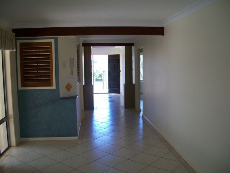 48 Alec Avenue, Mermaid Waters QLD 4218