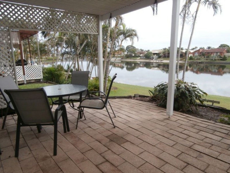 42/300 Cottesloe Drive, Mermaid Waters QLD 4218