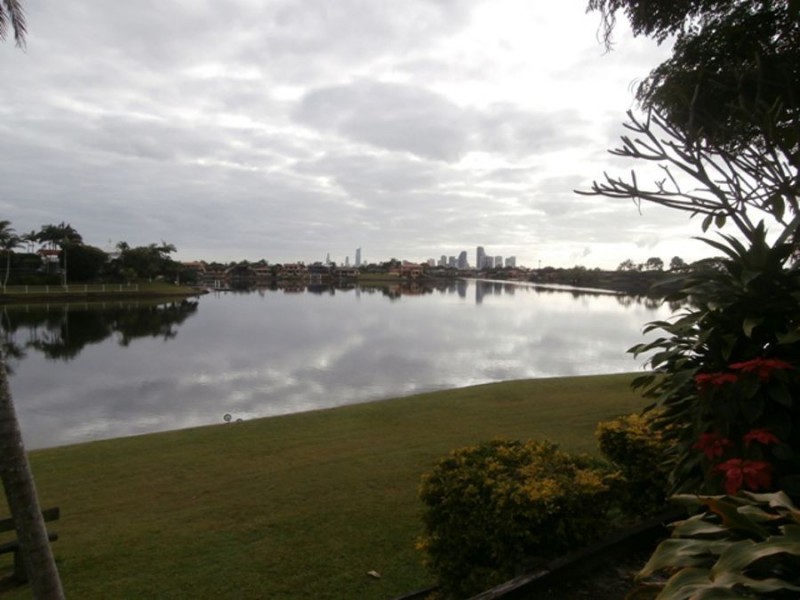 42/300 Cottesloe Drive, Mermaid Waters QLD 4218