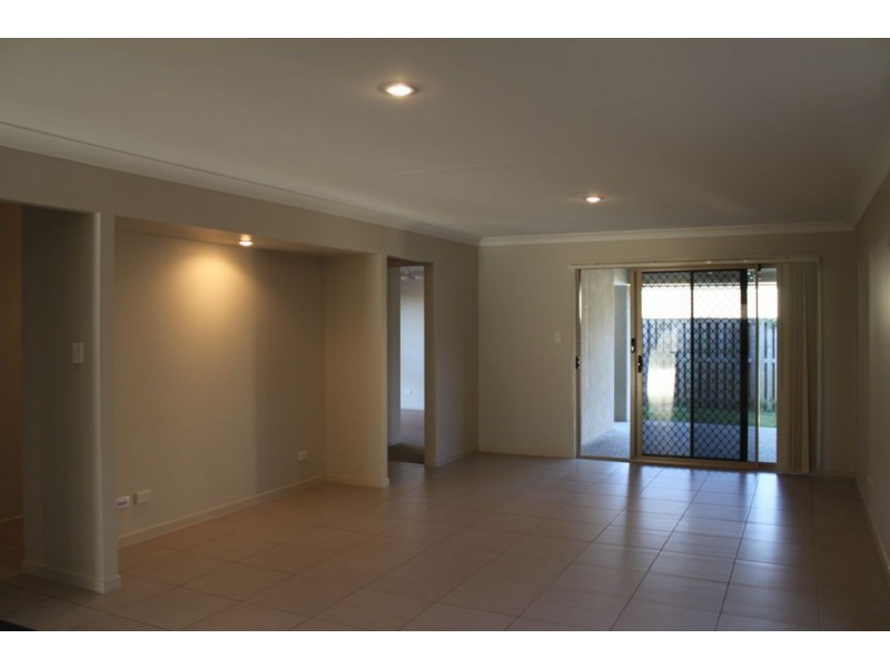 6 Starkey Street, Pacific Pines QLD 4211