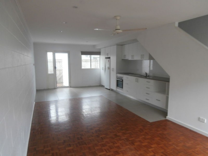 4 9 Mermaid Avenue, Mermaid Beach QLD 4218