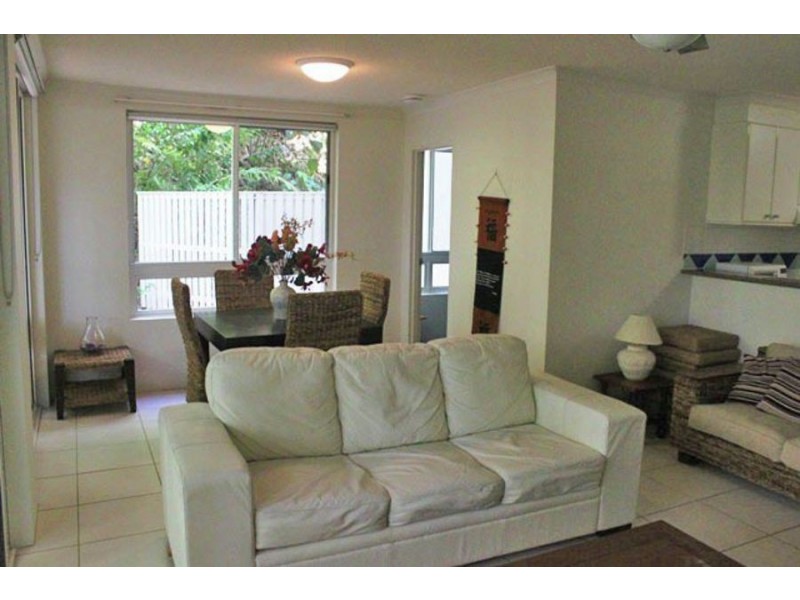 7/28 “Santorini by the Sea” Chairlift Avenue, Mermaid Beach QLD 4218