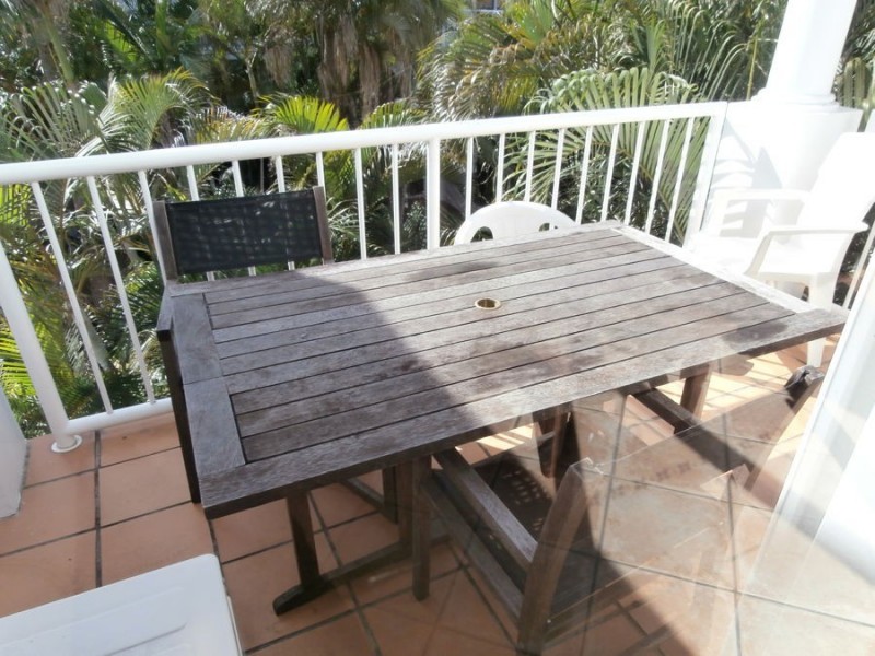 41/28 Chairlift Avenue “Santorini by the Sea”, Mermaid Beach QLD 4218