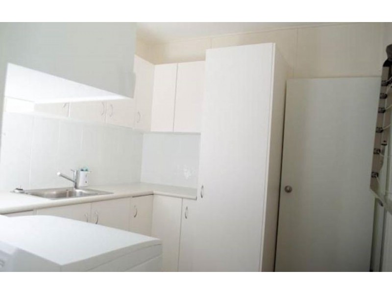 6 Mary Street, Labrador QLD 4215