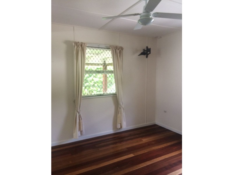 6 Mary Street, Labrador QLD 4215