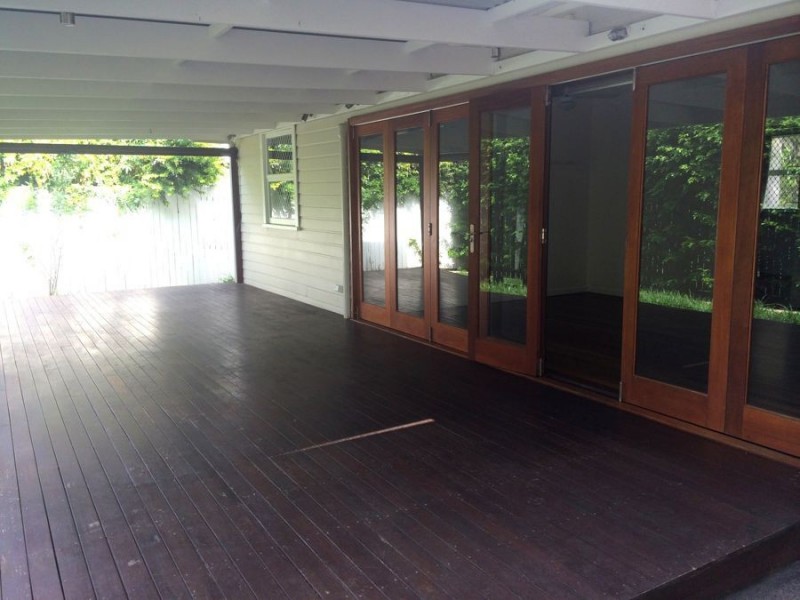 6 Mary Street, Labrador QLD 4215