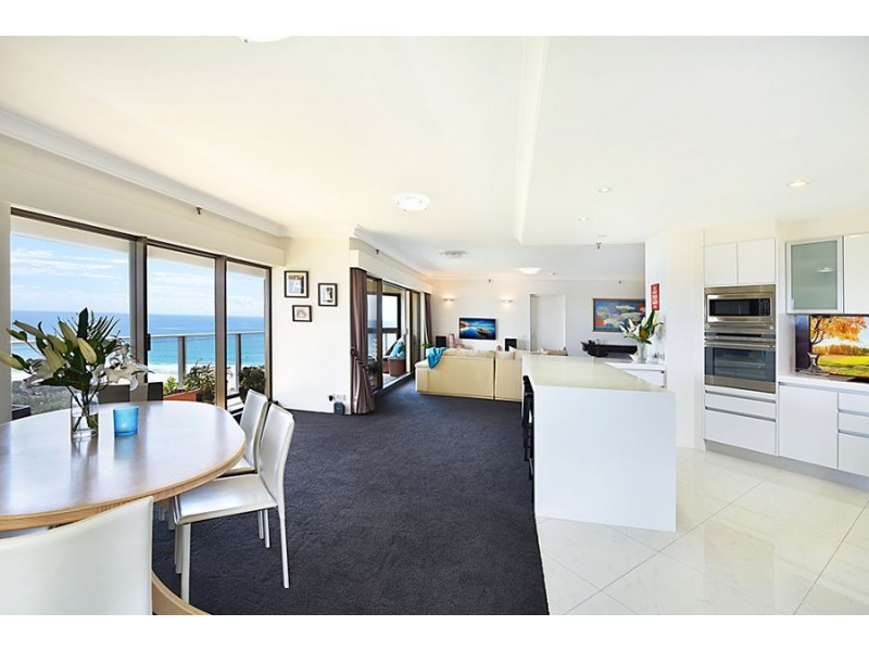 122E/2 Admiralty Drive, Paradise Waters QLD 4217