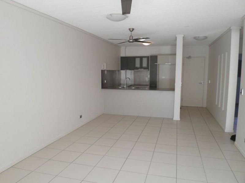 2/119 Sunshine Parade, Miami QLD 4220