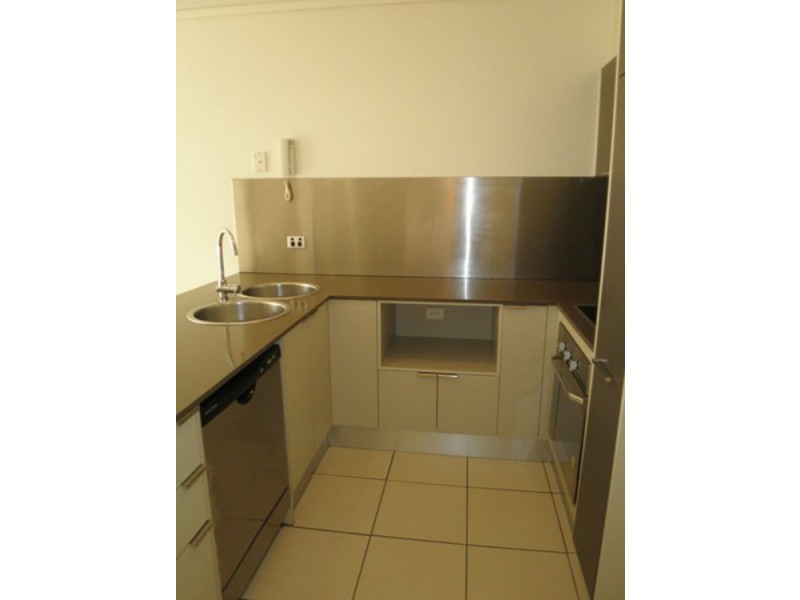 2/119 Sunshine Parade, Miami QLD 4220