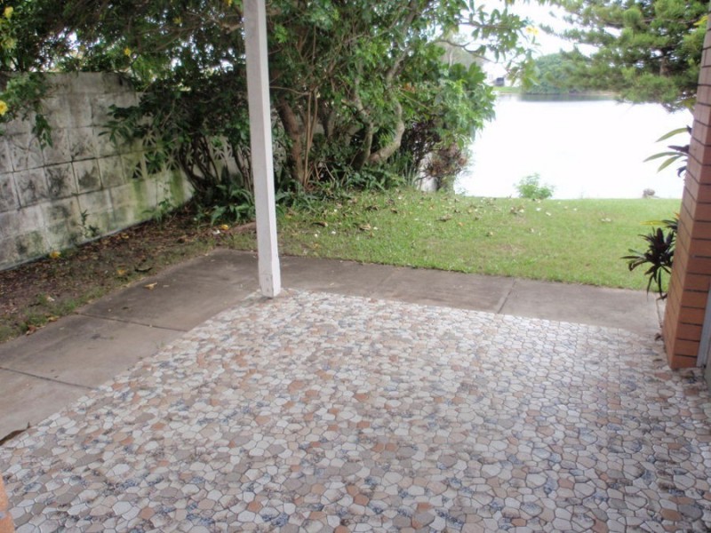 25 Vatakoula Parade, Mermaid Waters QLD 4218