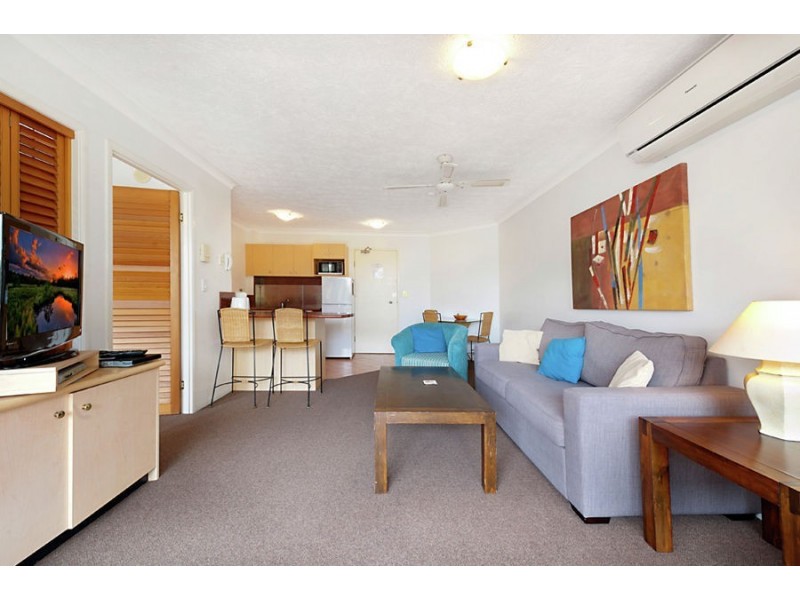 18/210 Surf Parade, Broadbeach QLD 4218