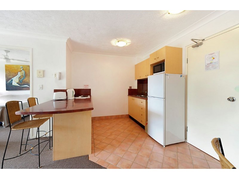 18/210 Surf Parade, Broadbeach QLD 4218