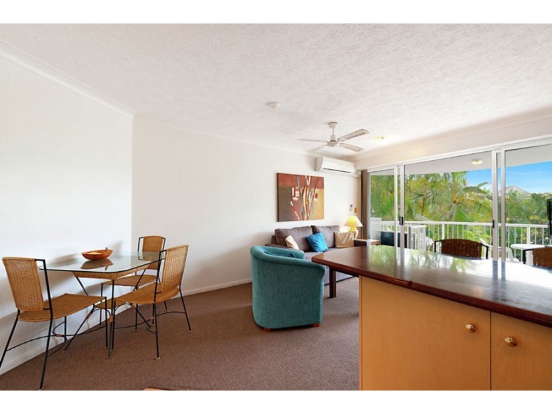 18/210 Surf Parade, Broadbeach QLD 4218