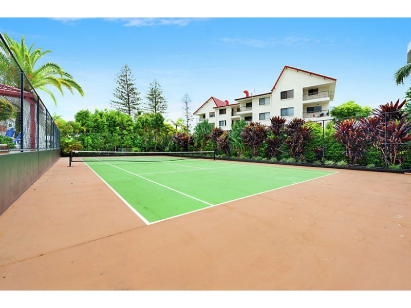 18/210 Surf Parade, Broadbeach QLD 4218