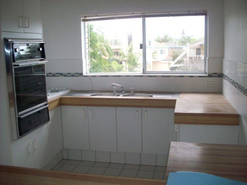 8/2 Nagel Avenue, Miami QLD 4220