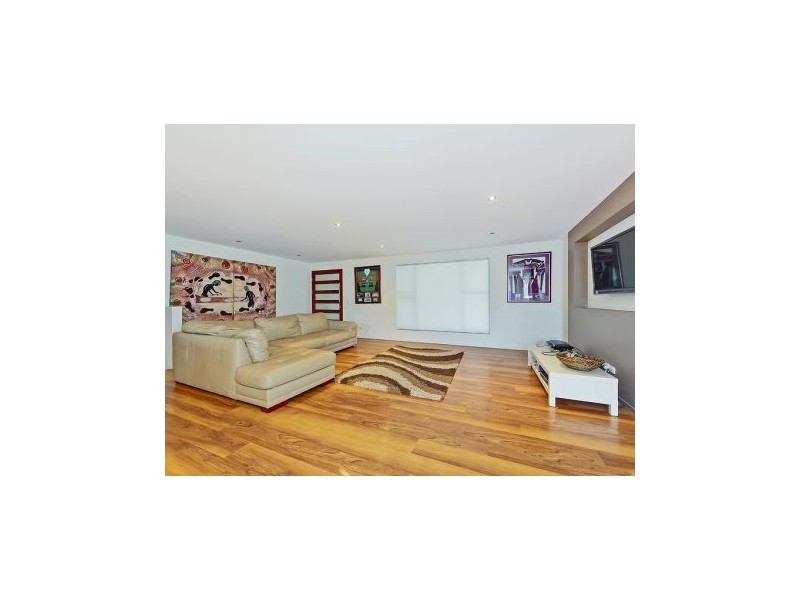 31 Lutana Ave, Miami QLD 4220