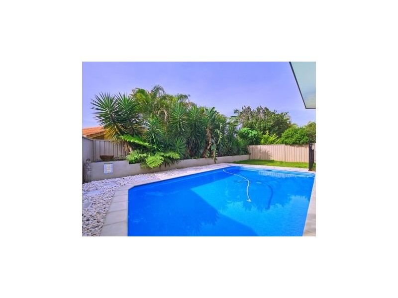 31 Lutana Ave, Miami QLD 4220