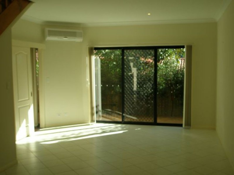 4 141 Cotlew Street, Ashmore QLD 4214