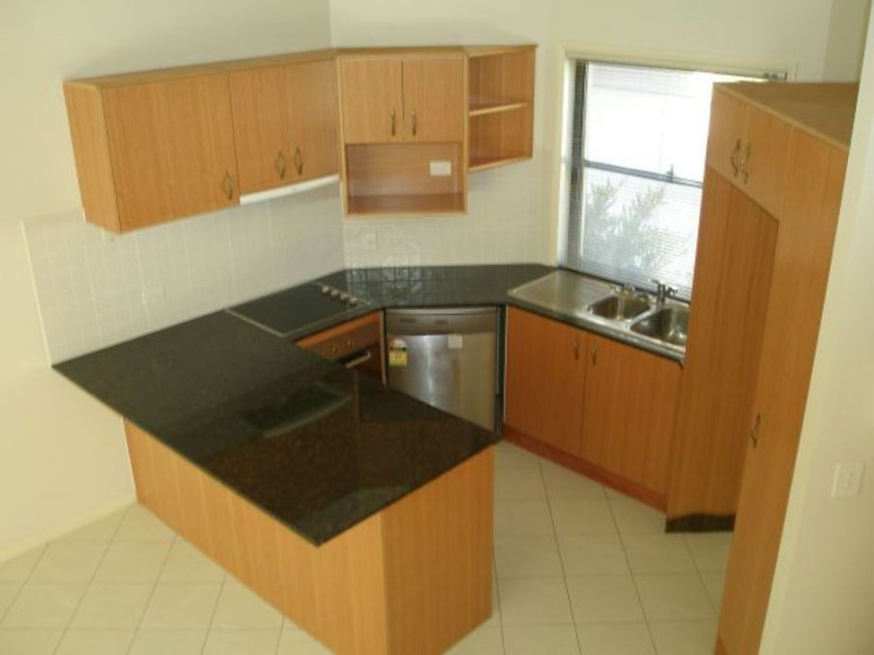 4 141 Cotlew Street, Ashmore QLD 4214