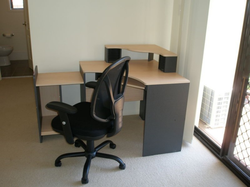 4 141 Cotlew Street, Ashmore QLD 4214