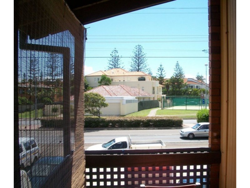 2/2052 Gold Coast Highway, Miami QLD 4220