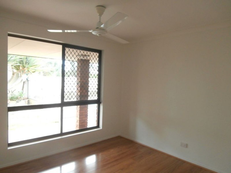 91 Alec Avenue, Mermaid Waters QLD 4218