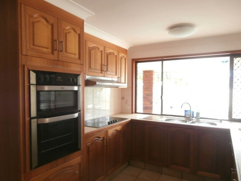 91 Alec Avenue, Mermaid Waters QLD 4218